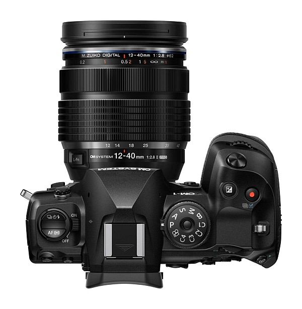 Olympus OM System OM-1 II body black w. CB-USB13 USB cable, Shoulder strap, BLX-1 Li-ion battery