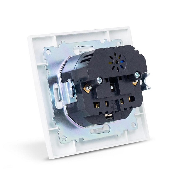 Entac Arnold Recessed wall socket earthed + 2 USB 2.1A (total) White