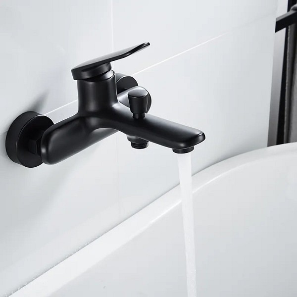 BRUNO μπαταρία τοίχου μπάνιου M31570-235H, αναμεικτική, μαύρη M31570-235H
